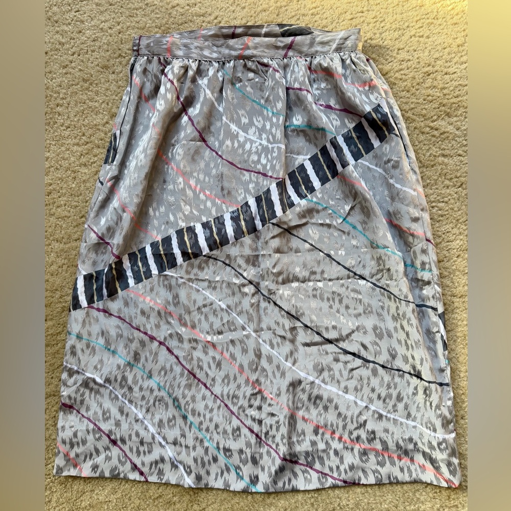 Vintage Susan Burrow 80’s Patterned Gray and Black Women's Skirt